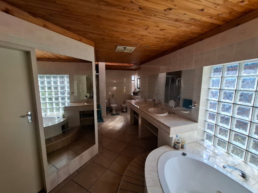 4 Bedroom Property for Sale in Kosmos North West